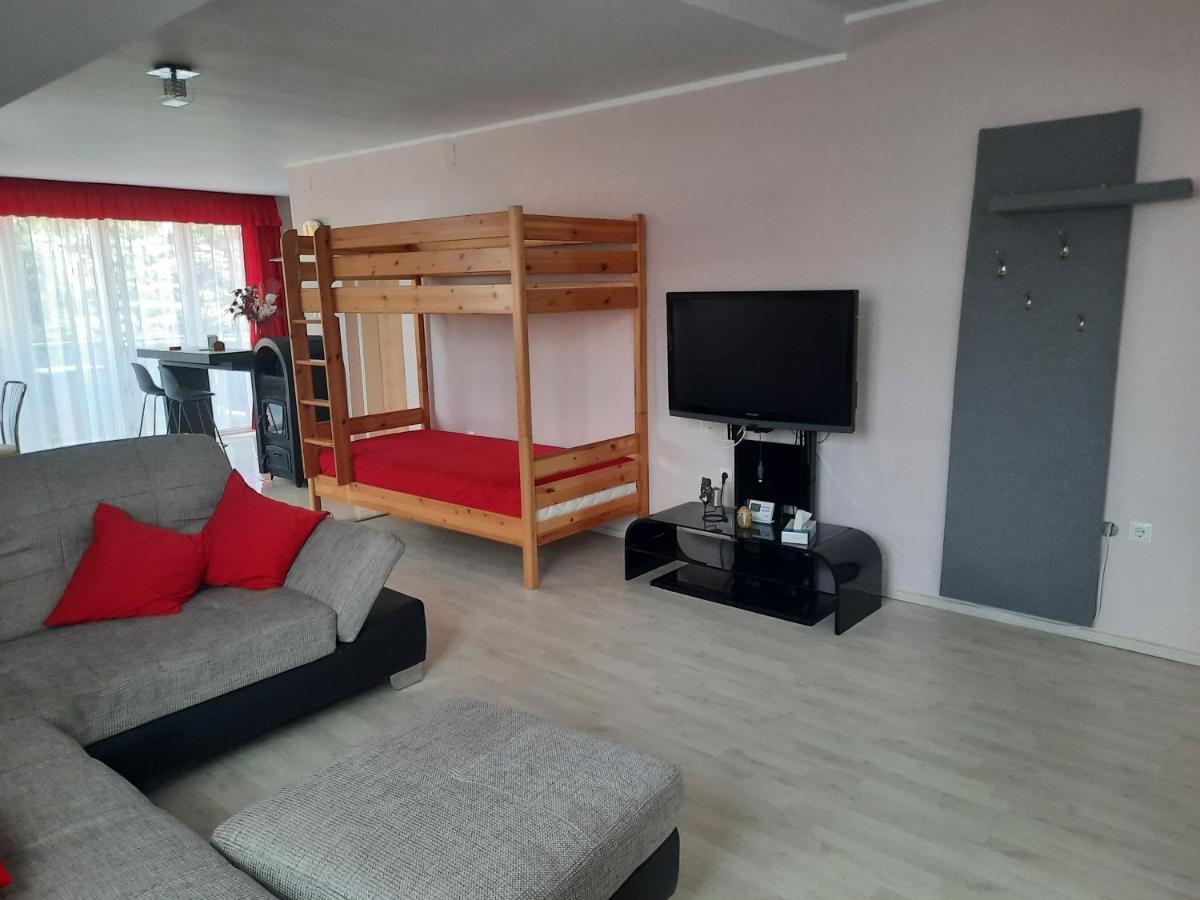 Fitt Apartman Ленти Экстерьер фото